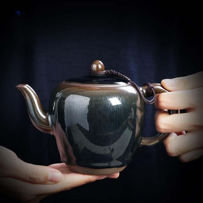 Tenmoku Teapot vs Yixing Teapot: Which Is Better for Tea?