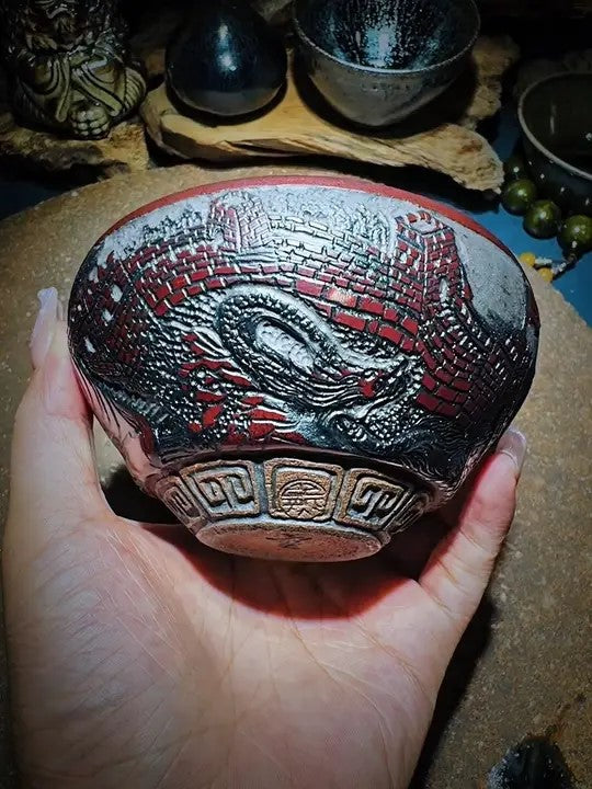 What is the difference between ke ci (porcelain carving) and carving pottery?